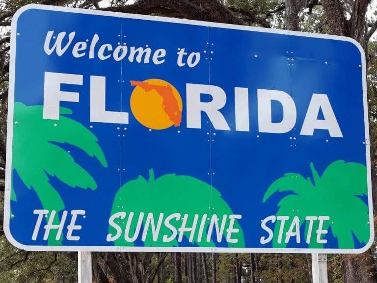 A signboard welcome to Florida