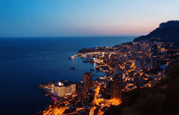 Memorial Day Getaways from Chicago | Move Matcher | Chicago West coast shore at night